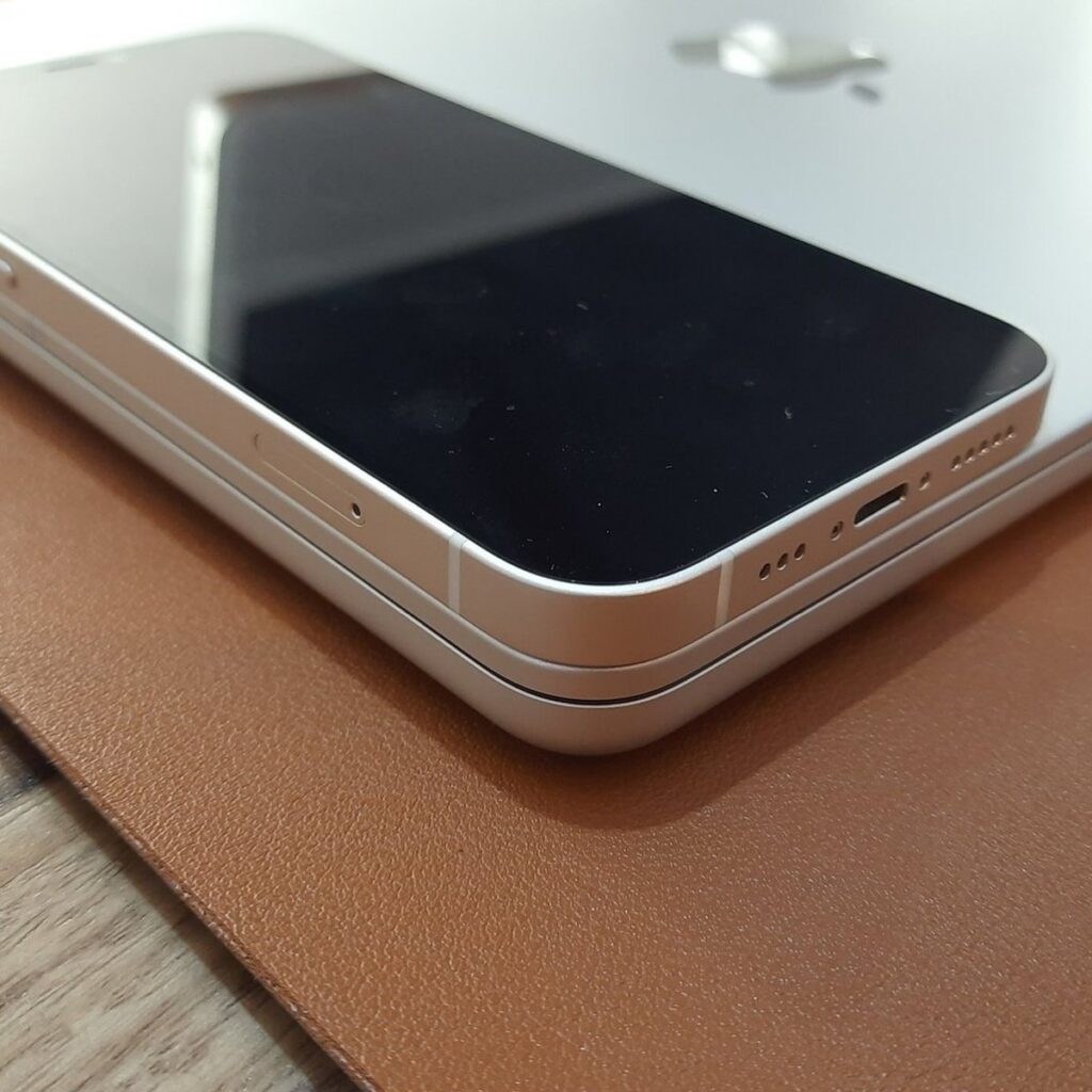 Liquid Glass Apple Design